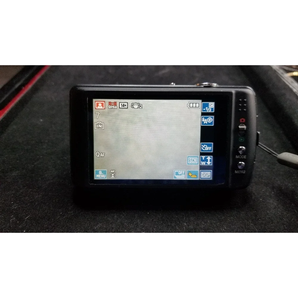 Panasonic Lumix DMC-FX700 Digital Camera 14.1 MP 5x Optical Zoom‎ HD Movie